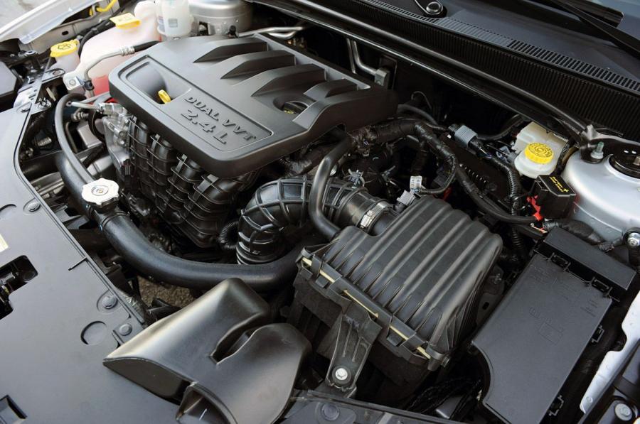  Dodge Avenger 2011 года  (фото 31 из 61)
